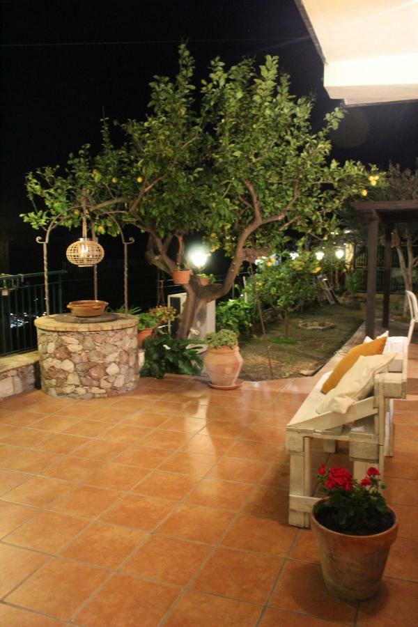 קסטלמולה Casa Vacanze Marale מראה חיצוני תמונה